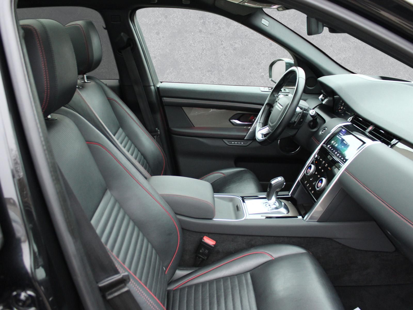 Fahrzeugabbildung Land Rover Land Rover Discovery Sport P300e R-Dynamic SE