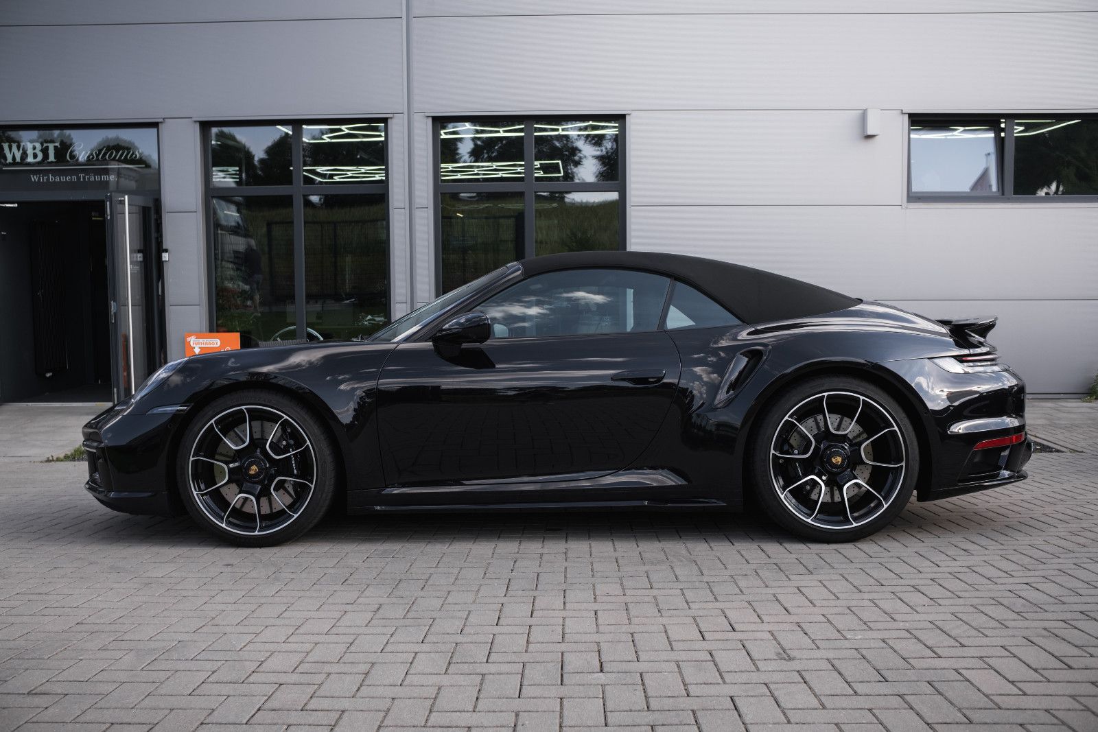 Fahrzeugabbildung Porsche 992/911 Turbo Cabrio-Lift-PDCC-LED-Burmester