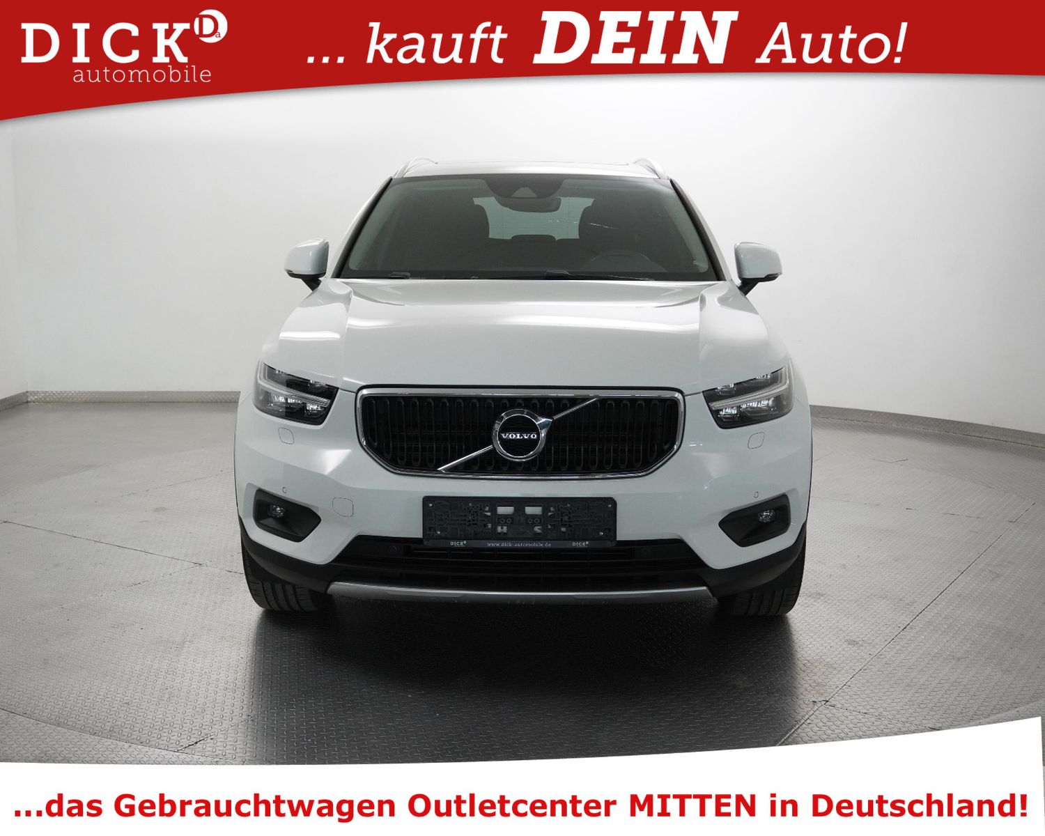 Fahrzeugabbildung Volvo XC40 T3 Aut Momen PANO+VIRTU+LED+KAM+H&K+ACC+SHZ