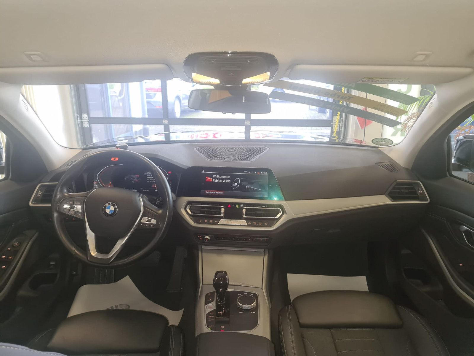 Fahrzeugabbildung BMW 320 Touring 320 d xDrive / LED / NAVI / DIGITAL