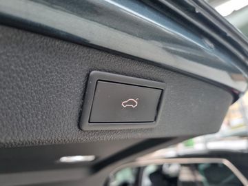 Fahrzeugabbildung SKODA Superb Combi 2.0 TSI 140kW DSG AMBITION PLUS