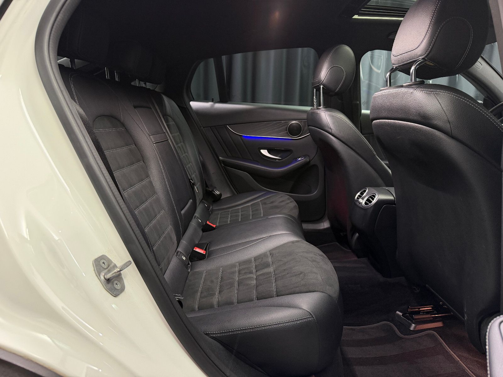 Fahrzeugabbildung Mercedes-Benz GLC 300 d Coupe 4Matic |AMG-LINE|AHK|PANO|LED