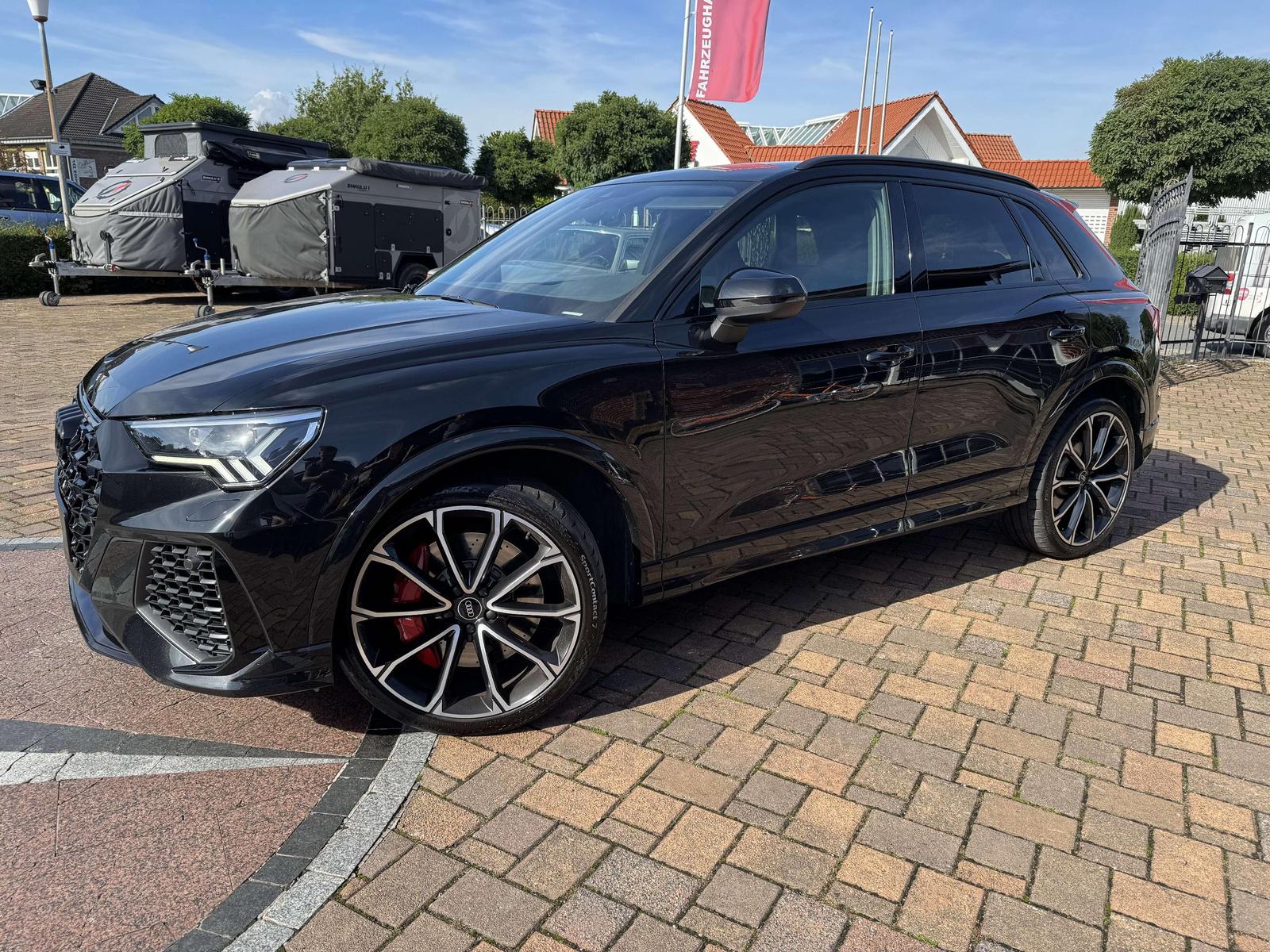 Audi RS Q3 2.5 TFSI quattro AHK 360Grad B O Raute Led