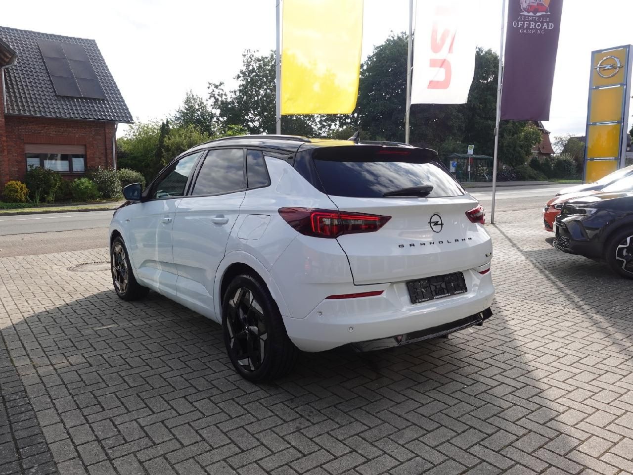 Fahrzeugabbildung Opel Grandland 1,6 GSe Plug-in Hybrid