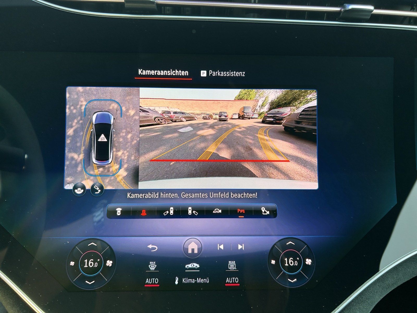 Fahrzeugabbildung Mercedes-Benz EQE 43 AMG Prem HYPER Night DISTRO KeyGo AHK HAL