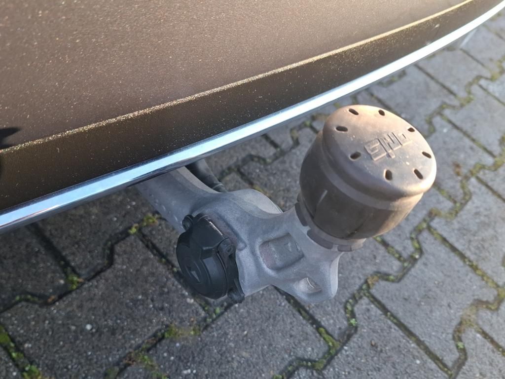 Fahrzeugabbildung Mercedes-Benz C 220 d T-Modell Navi*LED*KeyLess*PakAss*PDC*RFK