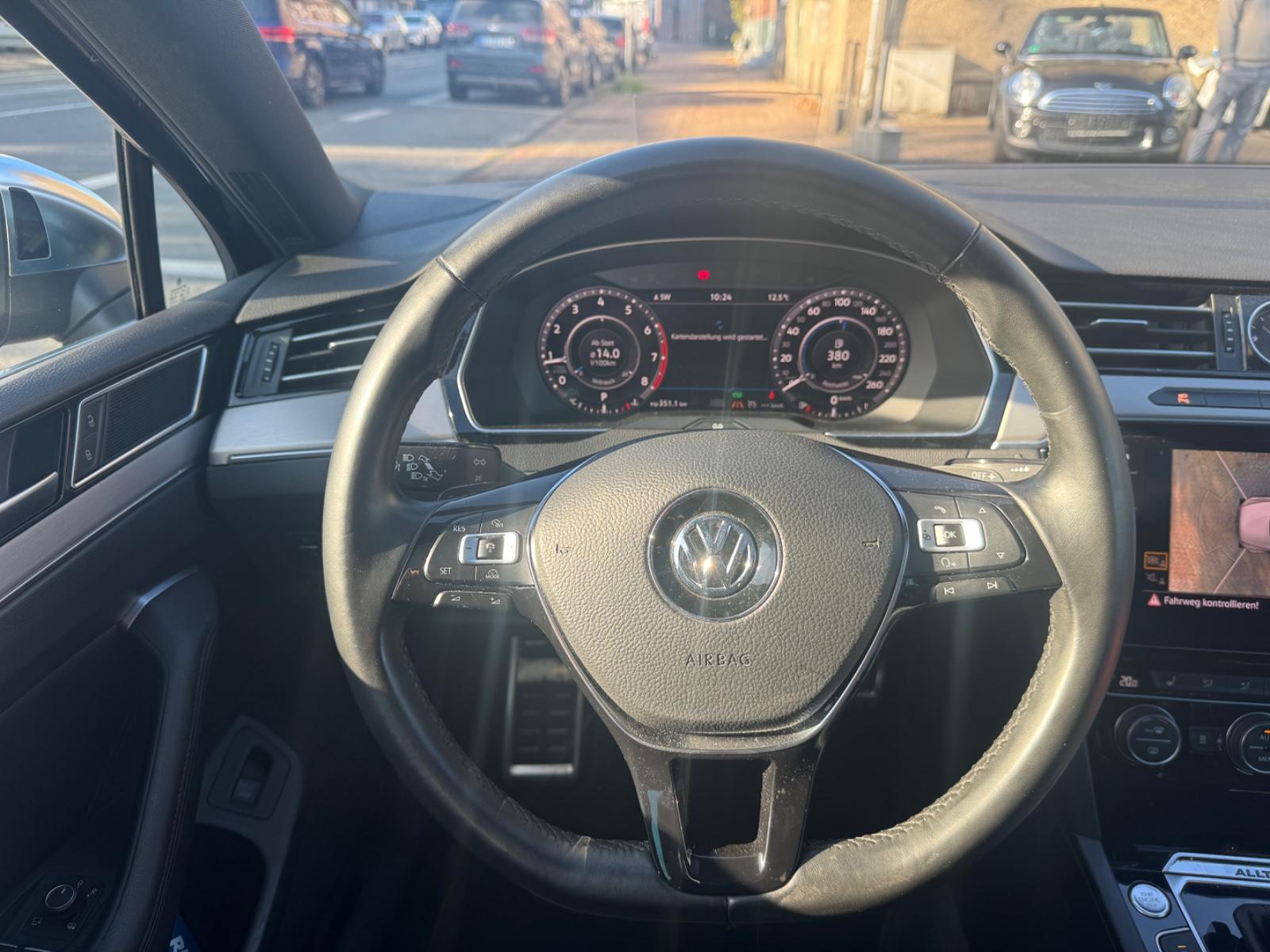 Volkswagen AUT/360°KAMERA/PANO/LEDER/LHZ/HUD/SHZ-V-H/KEYLES