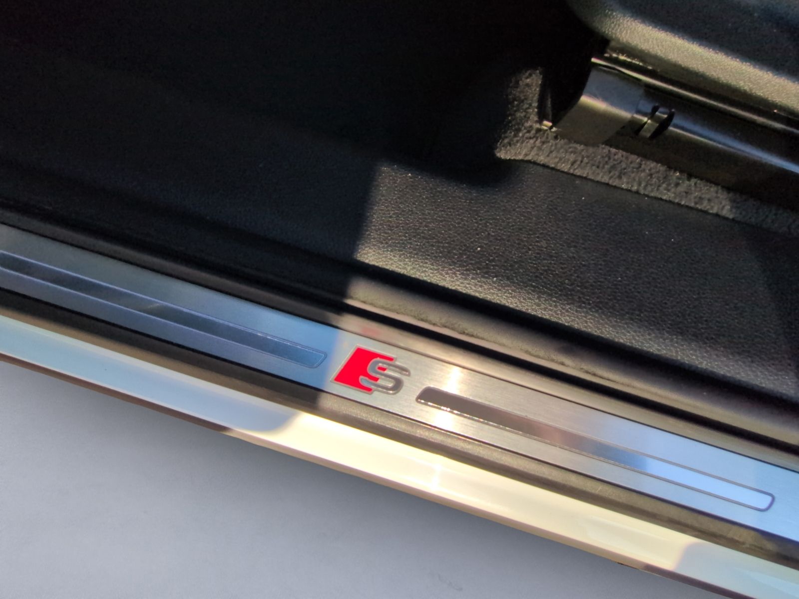 Q3 35 TFSI S tronic S Line AHK+GRA+LED