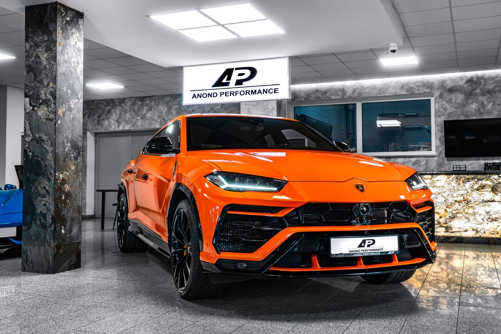 LAMBORGHINI Urus