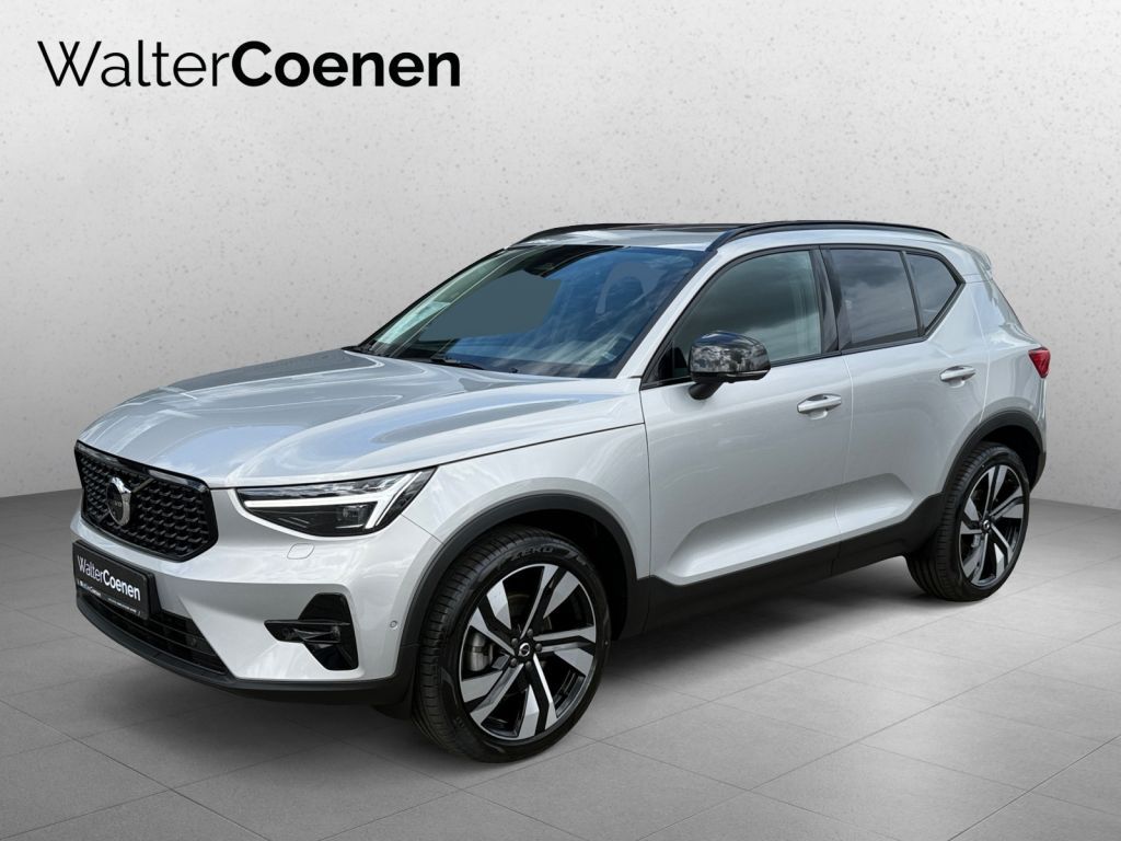 VOLVO XC40 B4 B DKG Ultra Dark 360° AHK semi elektr.