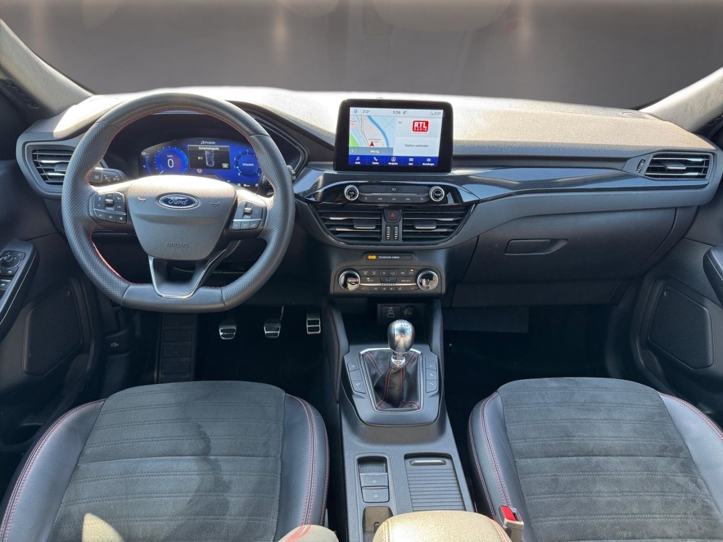 Fahrzeugabbildung Ford Kuga ST-Line X HUD AHK-klappbar Navi Soundsystem