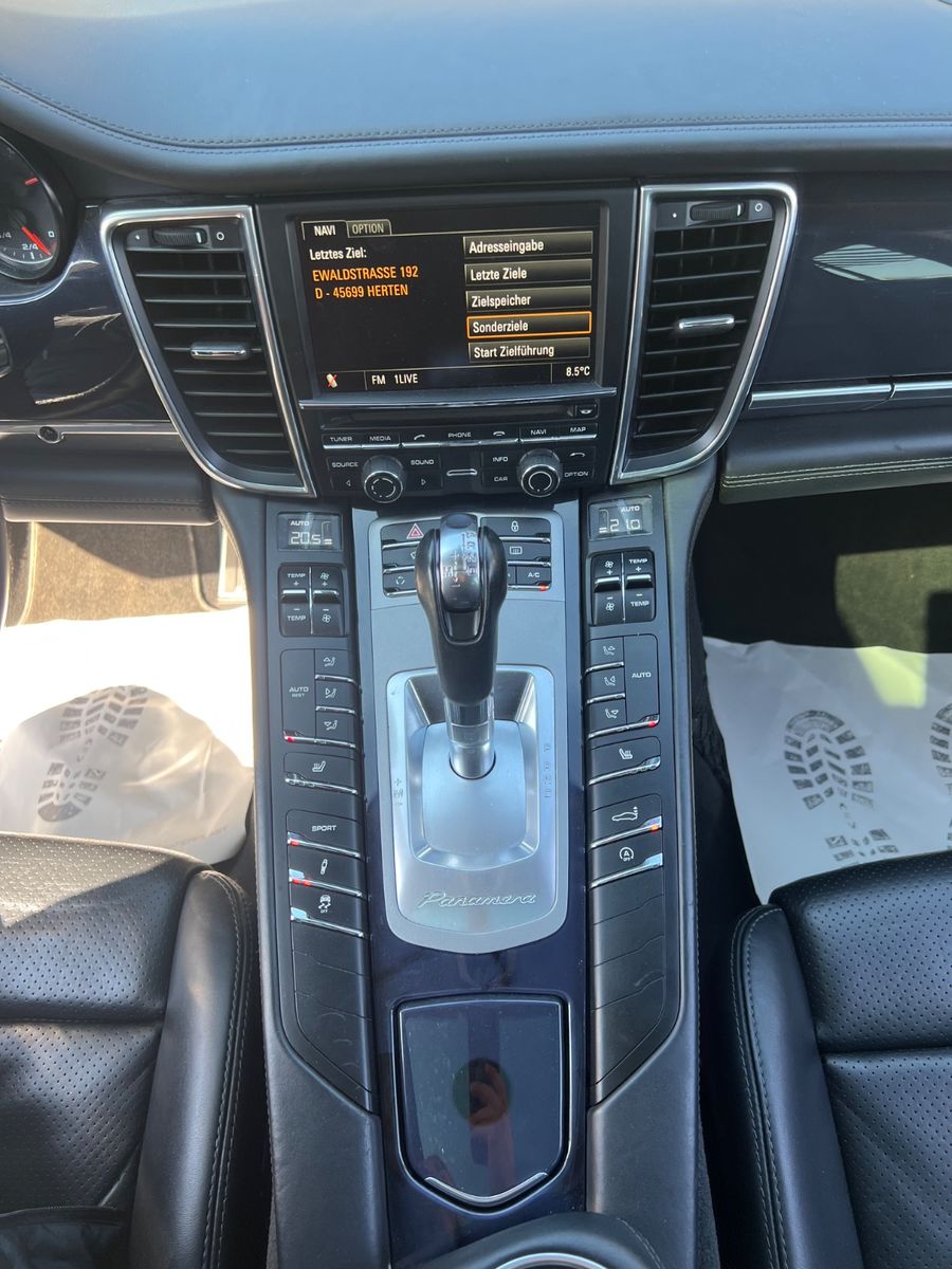 Fahrzeugabbildung Porsche Panamera Diesel * Carraraweiß * SCHIEBEDACH*