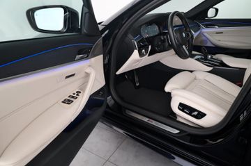 BMW 530i Touring M Sport Komfortsitz PANO ACC HUD