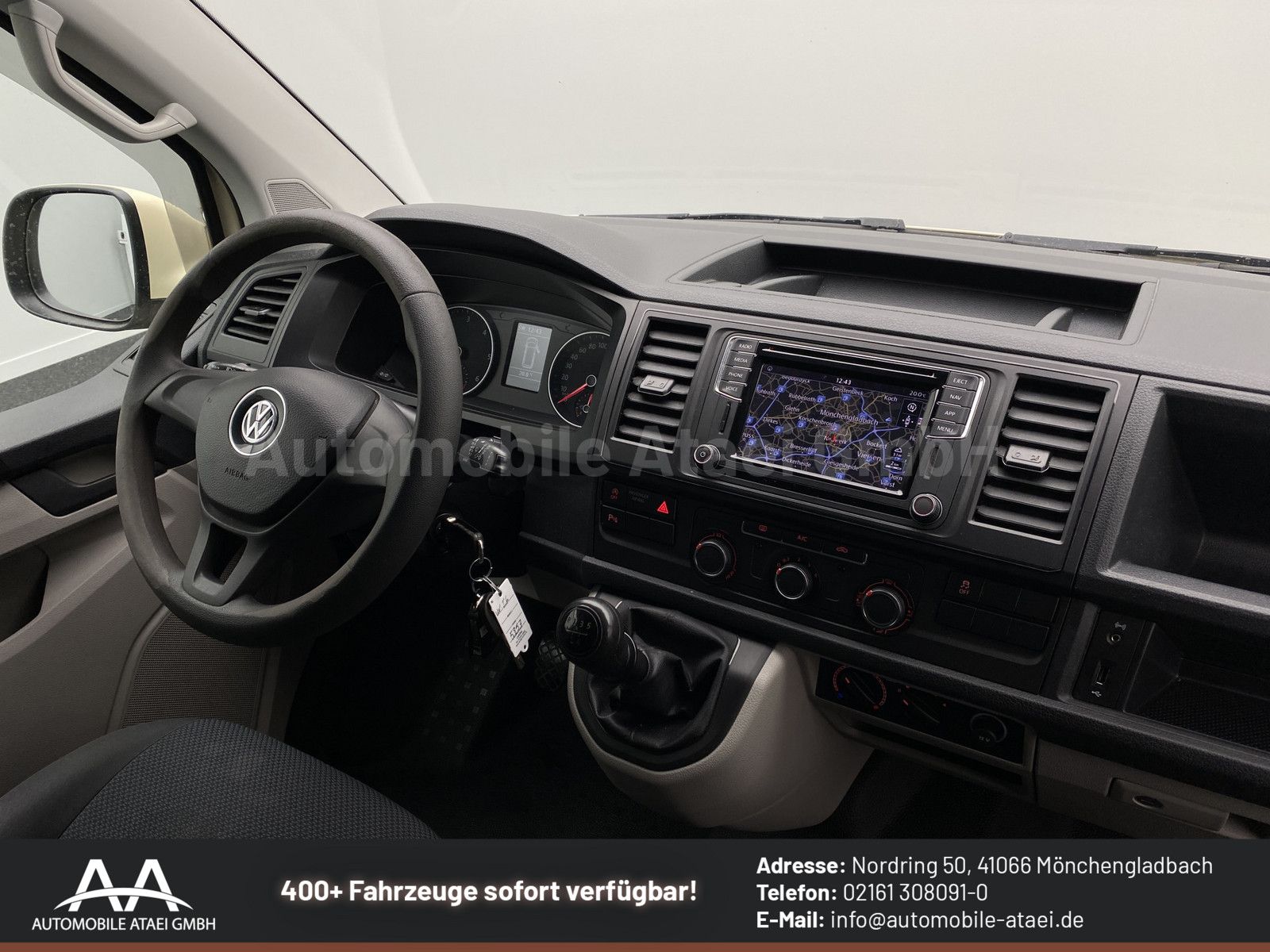 Fahrzeugabbildung Volkswagen T6 Kombi KTW *Rollstuhl-Rampe+Tragestuhl*