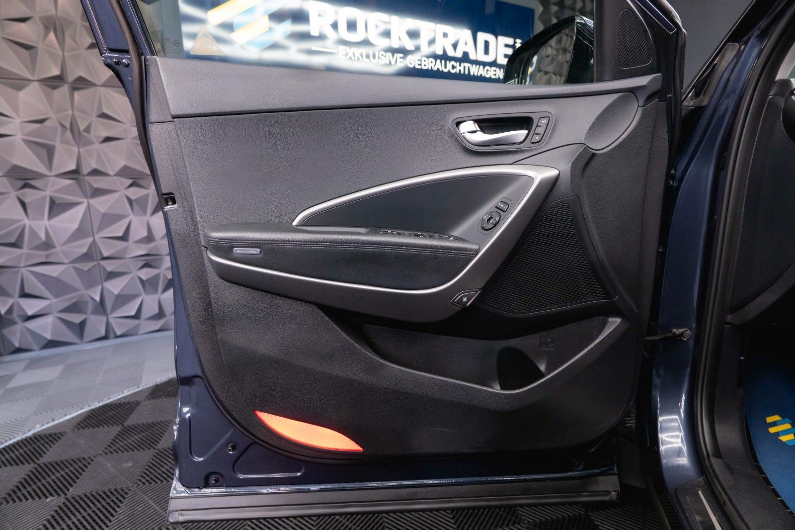 Fahrzeugabbildung Hyundai Santa Fe Premium 4WD *Panorama*Bi-Xenon*TÜV NEU*