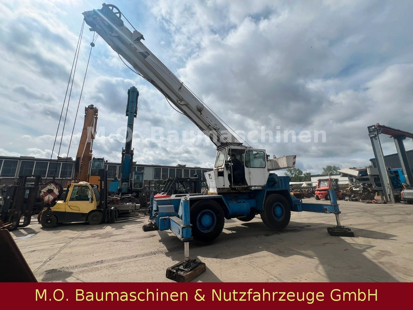 Fahrzeugabbildung Grove Kran / 30T / Waage /