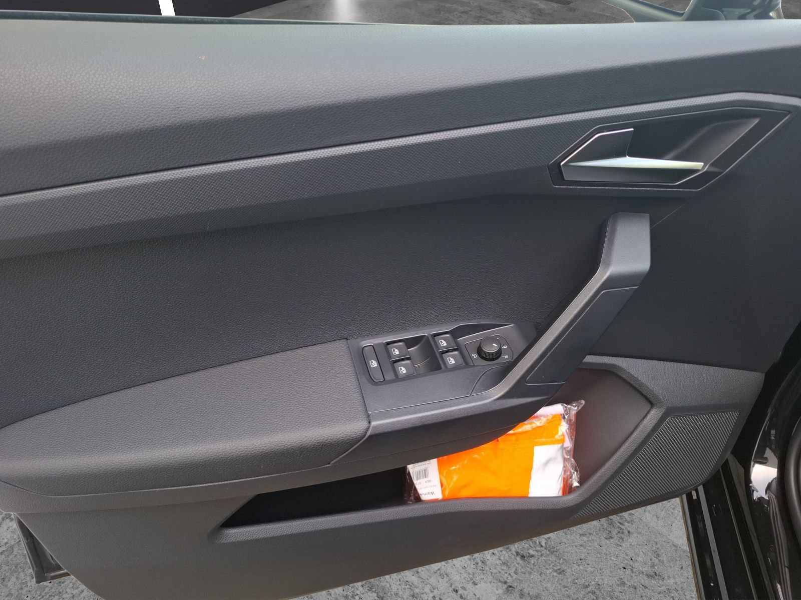 Fahrzeugabbildung SEAT Ibiza TSI Style LED Navi VC ACC RFK SH LM