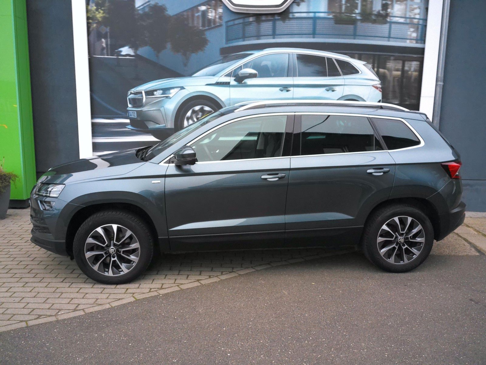 Fahrzeugabbildung SKODA Karoq Drive 125 4x4 2.0 TDI LED DSG Navi