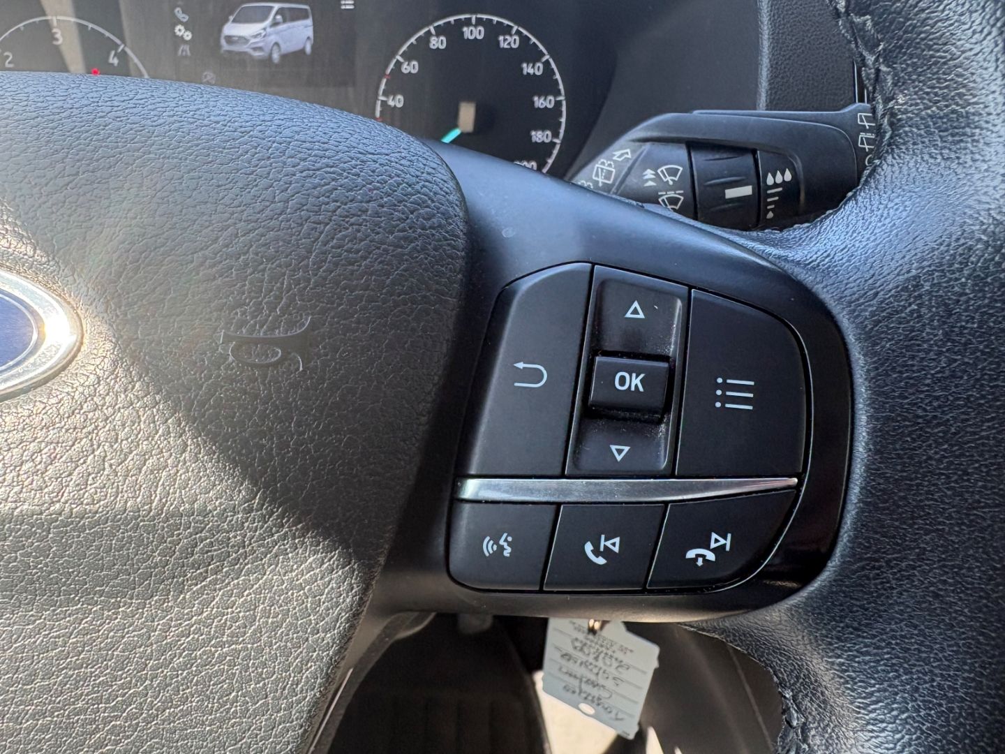 Fahrzeugabbildung Ford Tourneo Custom Kombi 320 L1 Titanium X AHK Behei