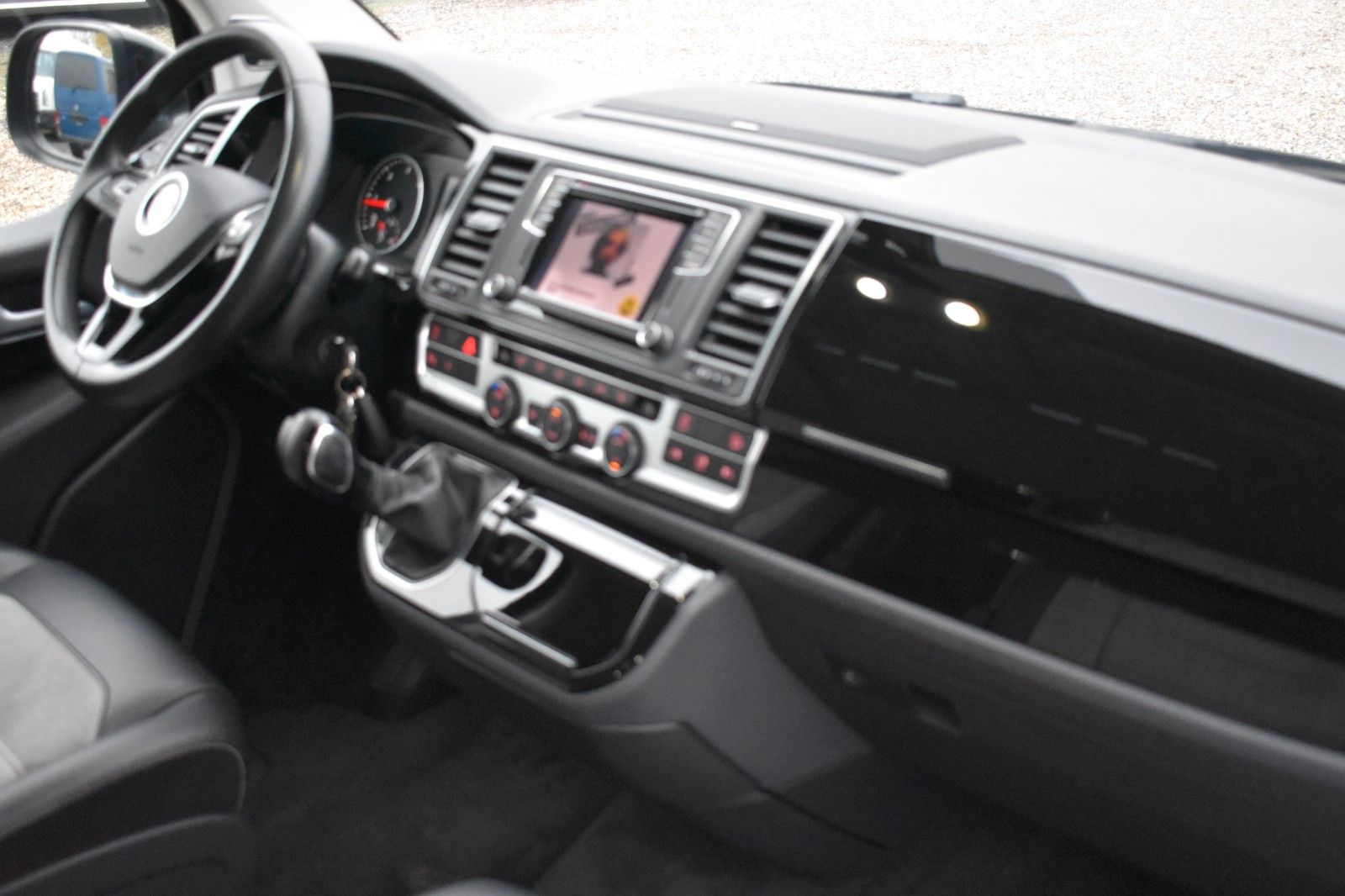 Fahrzeugabbildung Volkswagen T6 Multivan Highline 4Motion DYNAUDIO 1 Hand ACC