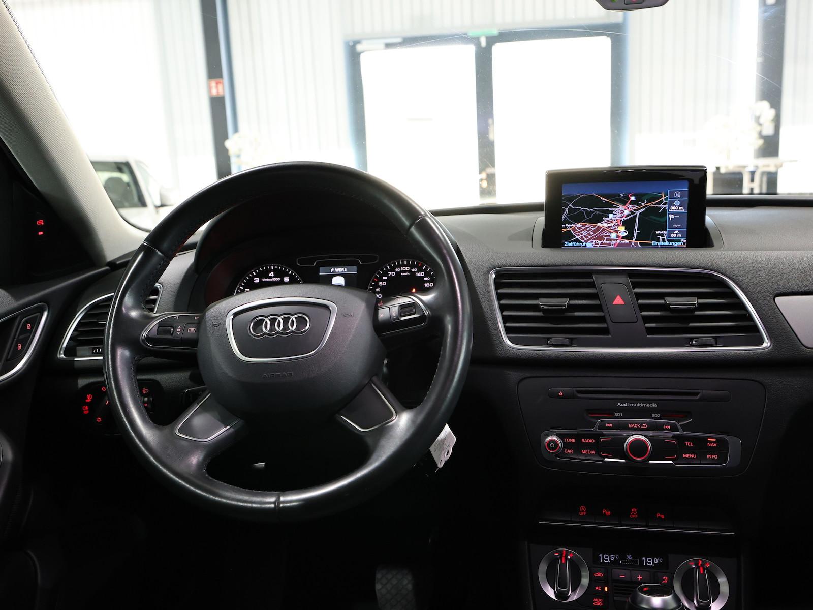 Audi Q3 2.0 TFSI QUATTRO SPORT / NAVI+KAMERA / ALLRAD