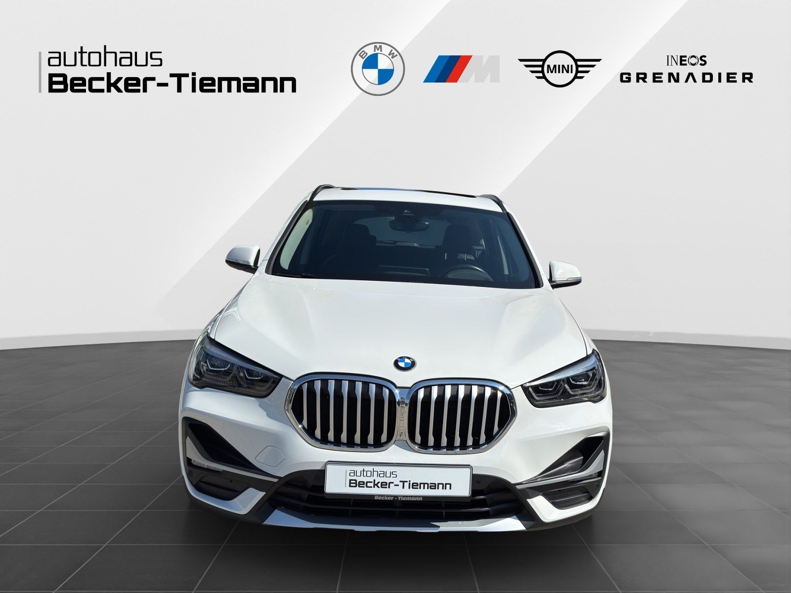 BMW X1 xDrive20d 18" / AHK / HUD / DrivAss / Pano /  imagem 2