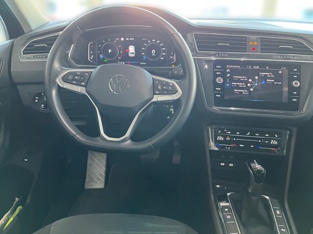Fahrzeugabbildung Volkswagen Tiguan 1.5 TSI DSG ELEGANCE AHK NAVI GJR