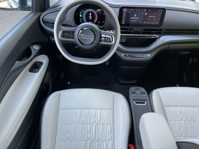 Fahrzeugabbildung Fiat 500e La Prima by Bocelli Android Auto, Sitzheizu