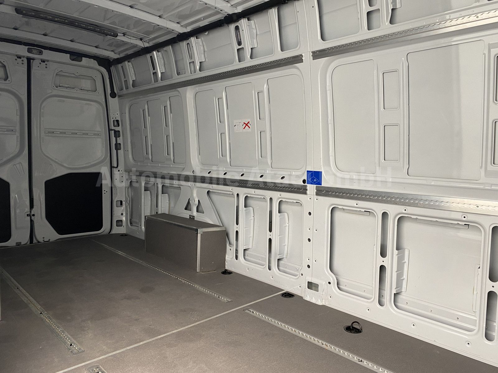 Fahrzeugabbildung Mercedes-Benz Sprinter 317 Maxi Automatik AHK 3,5t+360° 0616
