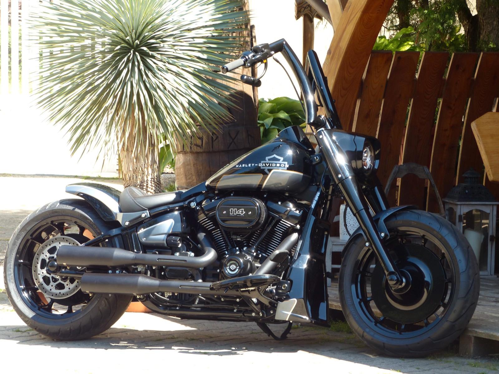 Harley-Davidson Fat Boy 114er Mega Custom Umbau 260 Heck ...!