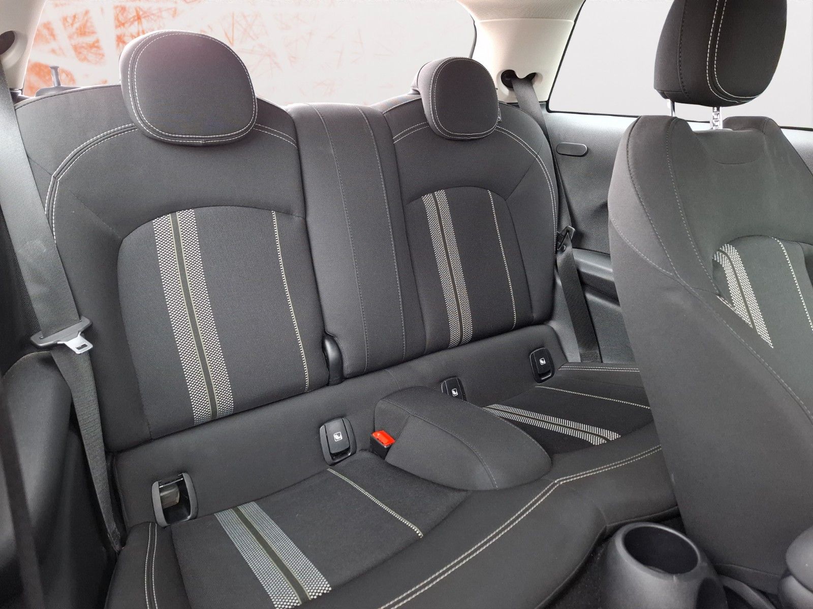 Fahrzeugabbildung MINI COOPER S Mini 3-trg. Cooper S Essential Trim
