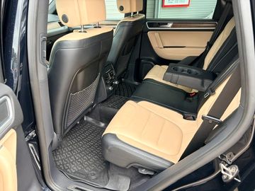 Volkswagen Touareg - 8
