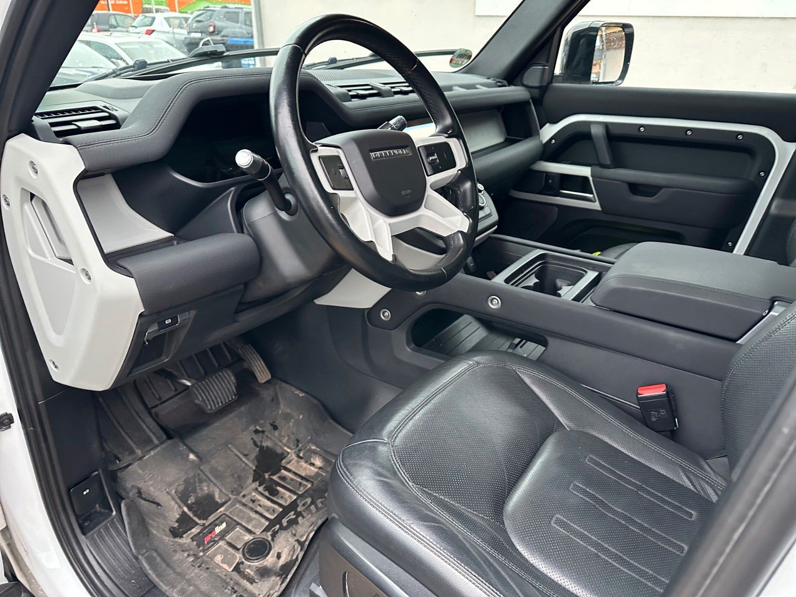 Land Rover Defender 110 D300 HSE – Bild 17