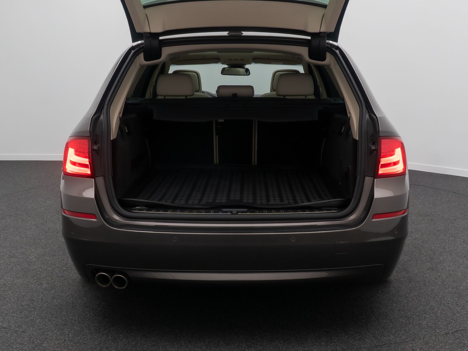 Fahrzeugabbildung BMW 525d Memory Bi-Xenon GeschwindigReg NaviPro HiFi