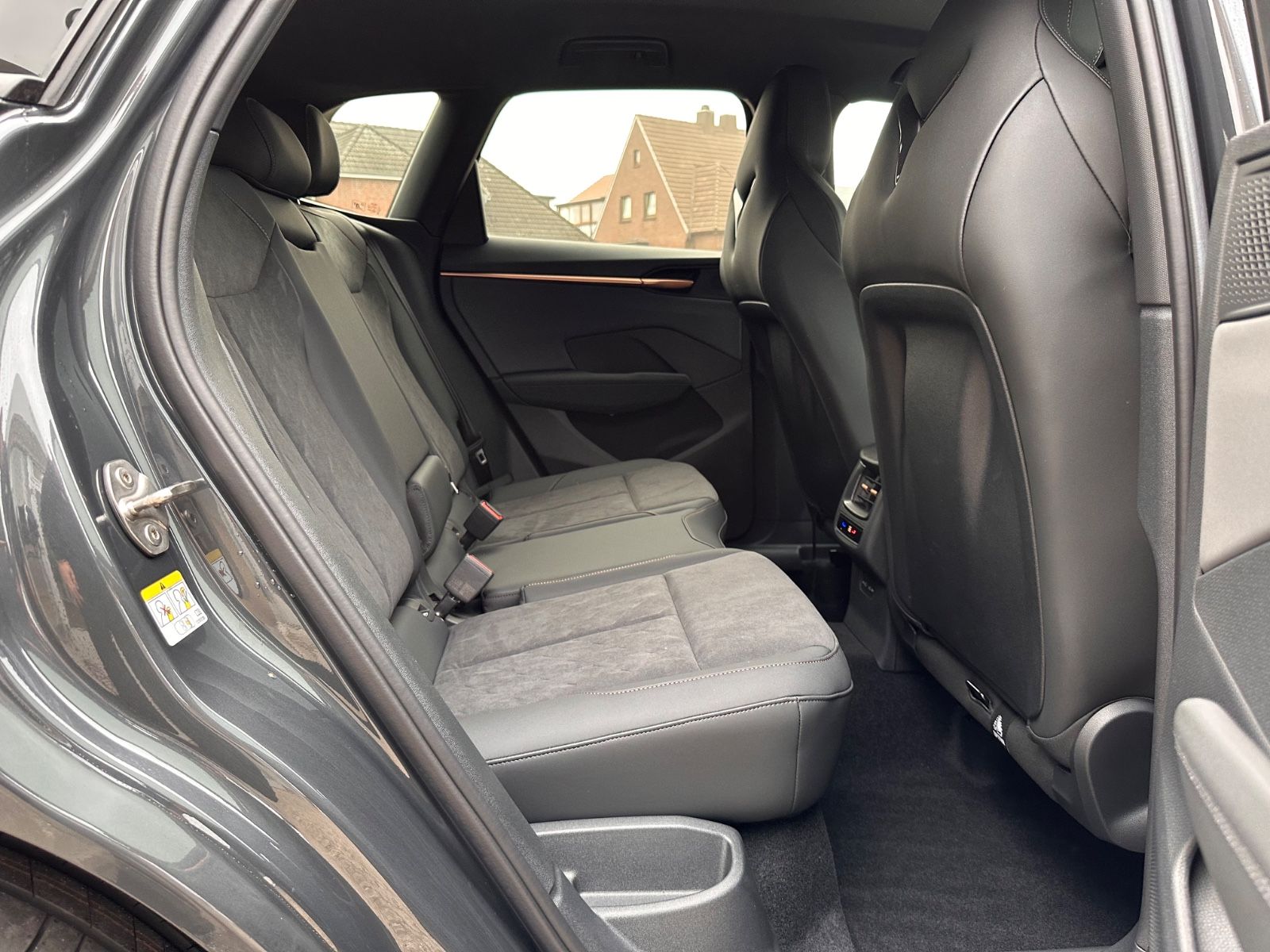 Fahrzeugabbildung CUPRA Terramar 1.5 eTSI DSG AHK/ACC/LED/RFK/APP