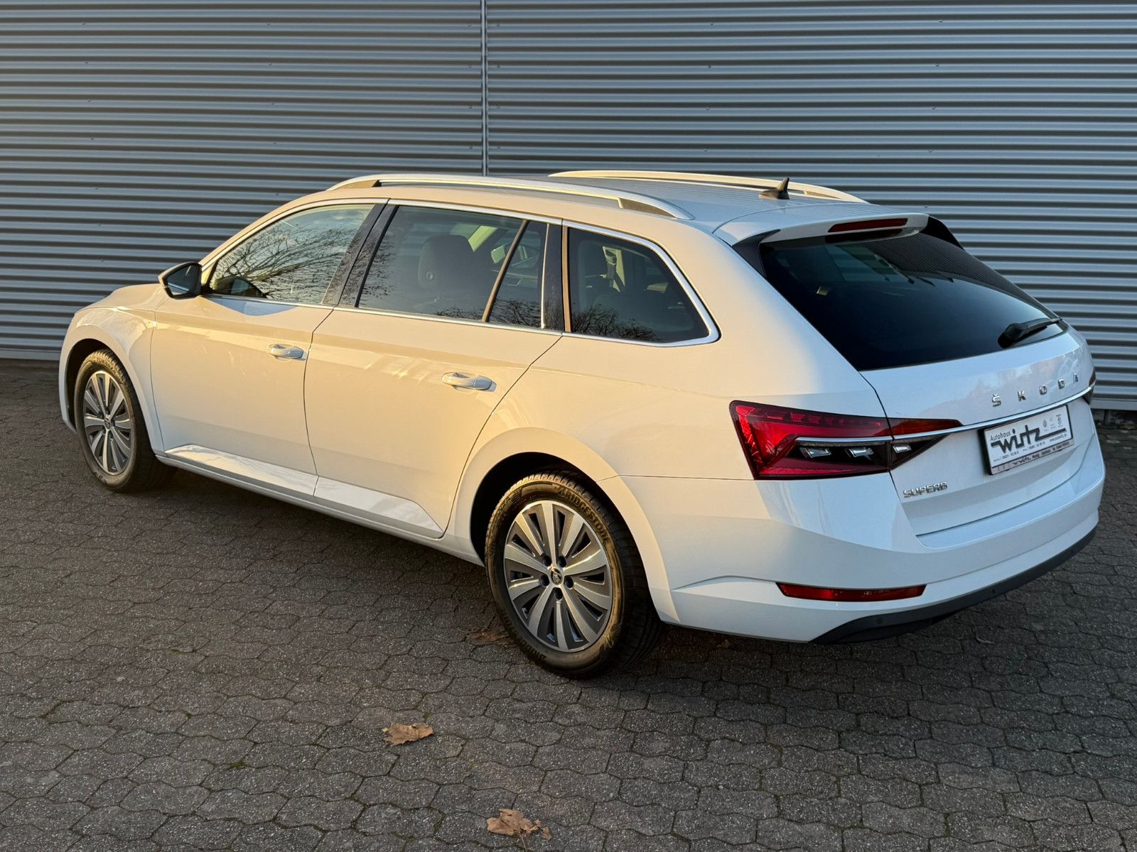 Fahrzeugabbildung SKODA Superb Combi Style SHZ Navi