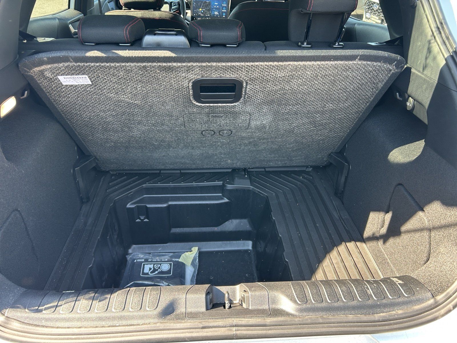 Fahrzeugabbildung Ford Puma ST Line Winter Paket DachSchwarz Kamera PDC