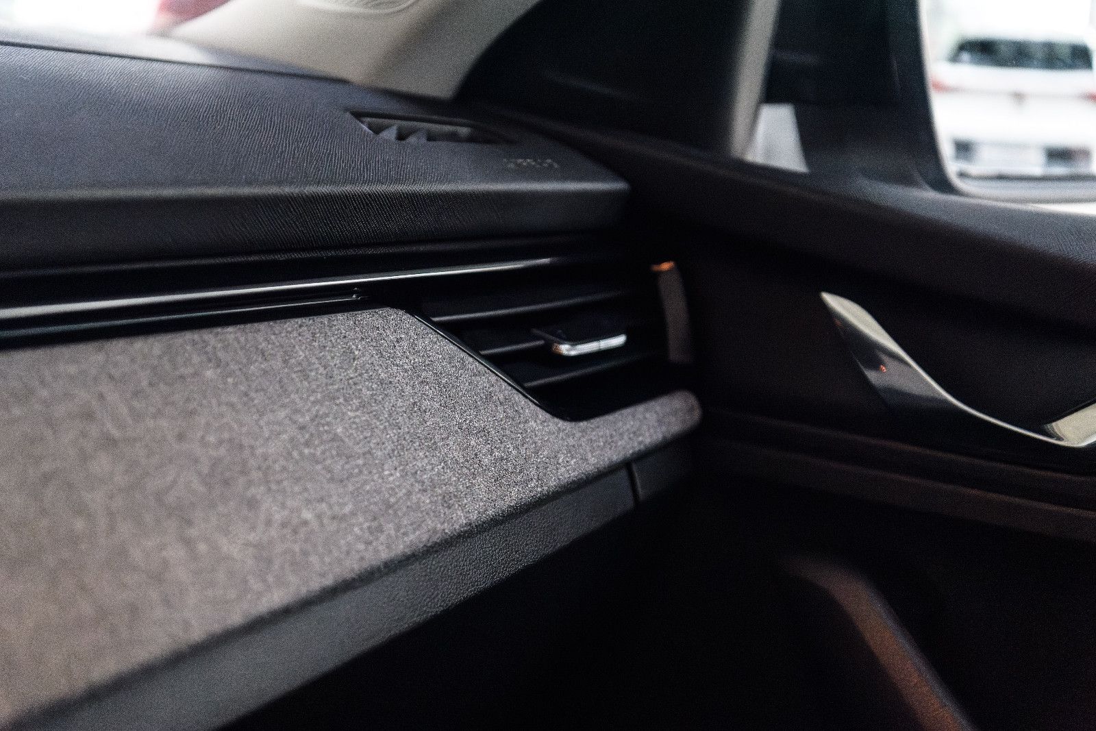 Fahrzeugabbildung SKODA Kamiq TSI Selection +RFK +SZH +LED +AHK