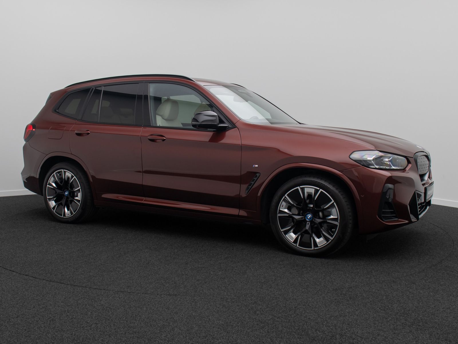 Fahrzeugabbildung BMW iX3 IMPRESSIVE H/K HUD AHK 360° Panorama 20Zoll