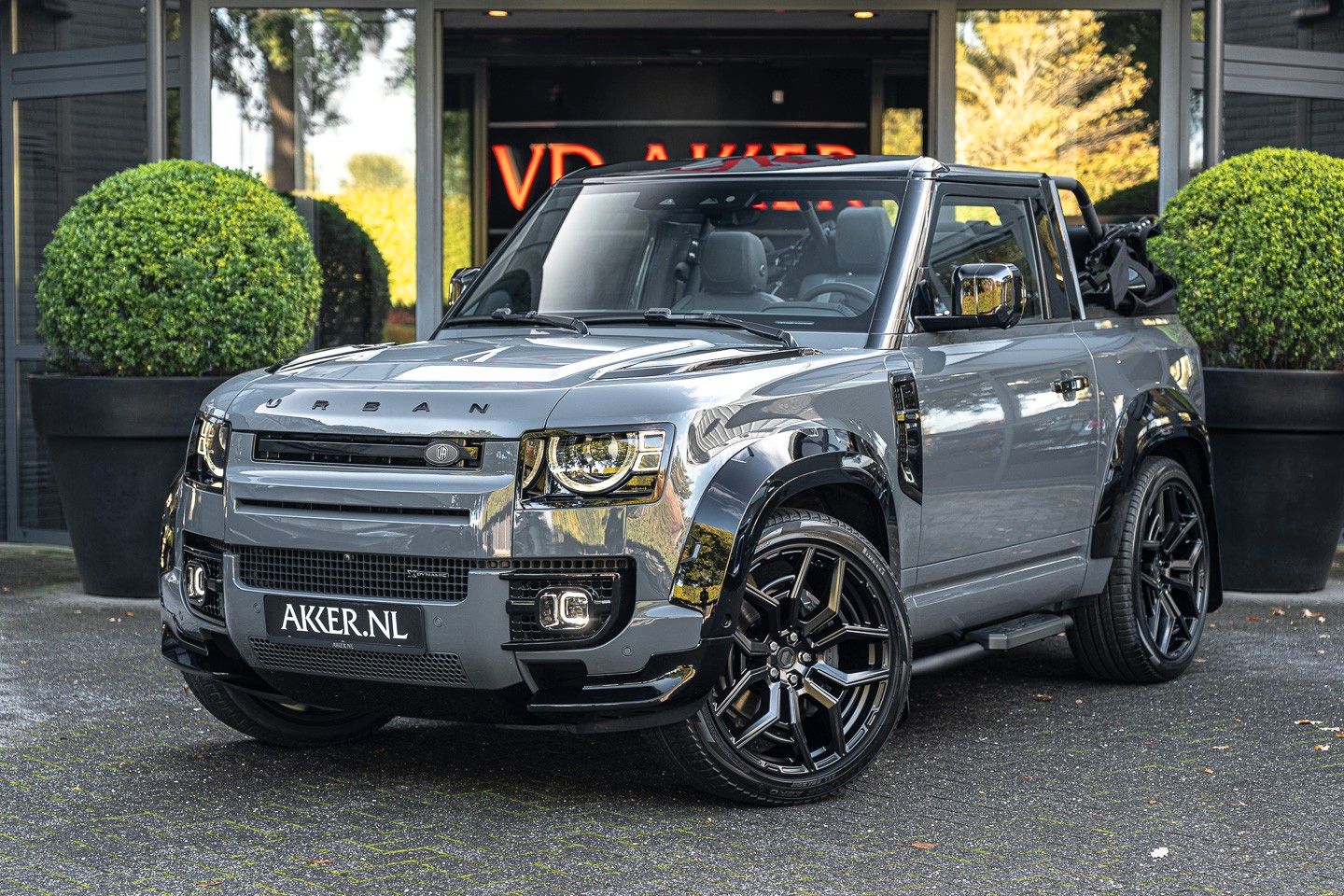 Land Rover Defender 90 P400 V6 URBAN Convertible  (1 of 1)