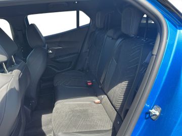 Peugeot 2008 GT PT 130 EAT8 Navi+RFK+LED+SHZ+Carplay+LM