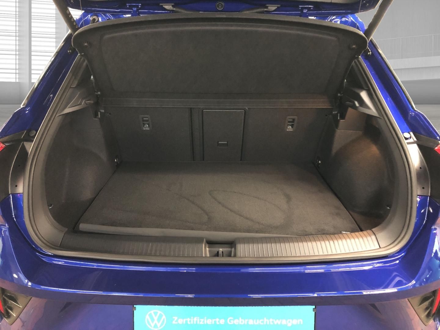 Fahrzeugabbildung Volkswagen T-ROC R-Line 1.5 TSI DSG