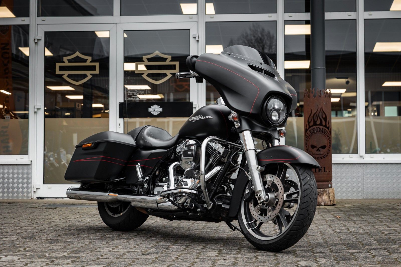 Fahrzeugabbildung Harley-Davidson FLHX Street Glide 103 cui - Jekill & Hyde -
