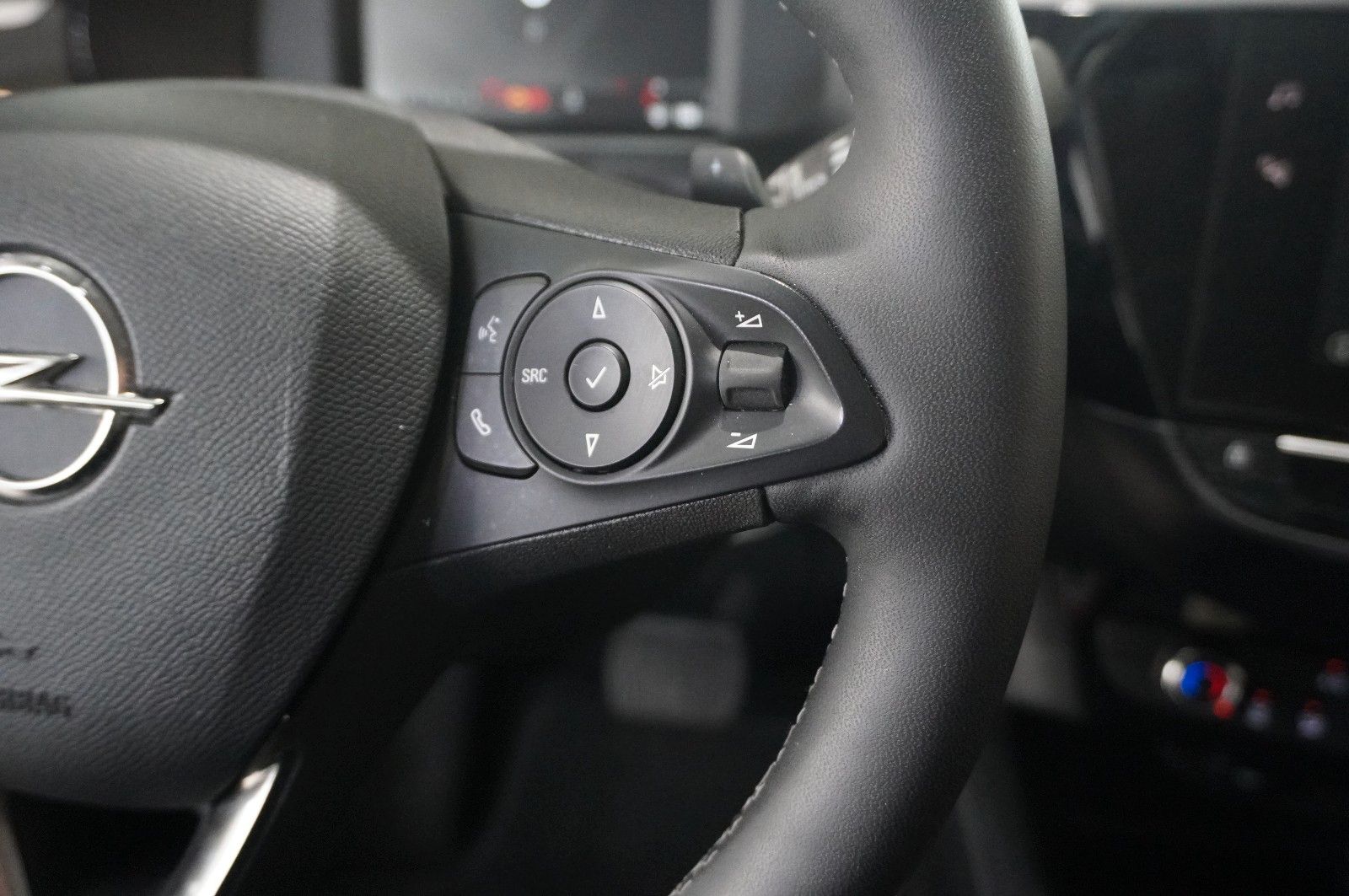 Fahrzeugabbildung Opel Corsa F 1.2T ELEGANCE NAVI/LED/KAMERA/VIRT./DAB+