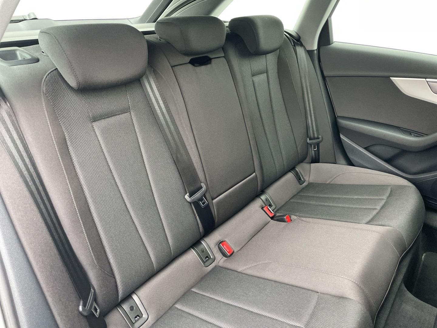 A4 Avant 40 2.0 TFSI S tronic AHK/Kamera/App-Con