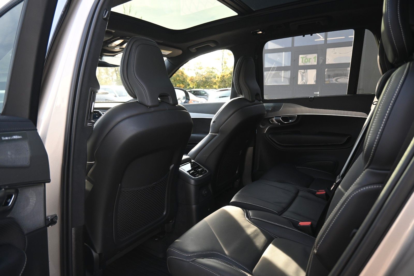 Fahrzeugabbildung Volvo XC90 Ultimate Dark Recharge Plug-In Hybrid AWD