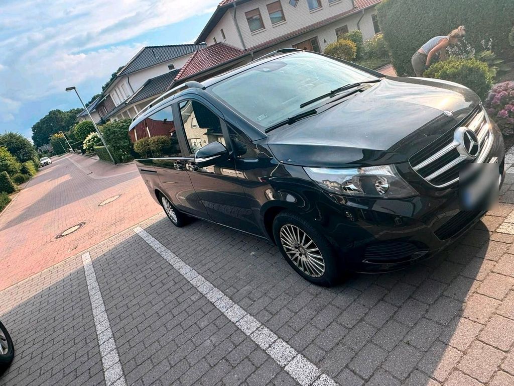 Image of Mercedes-Benz V 220