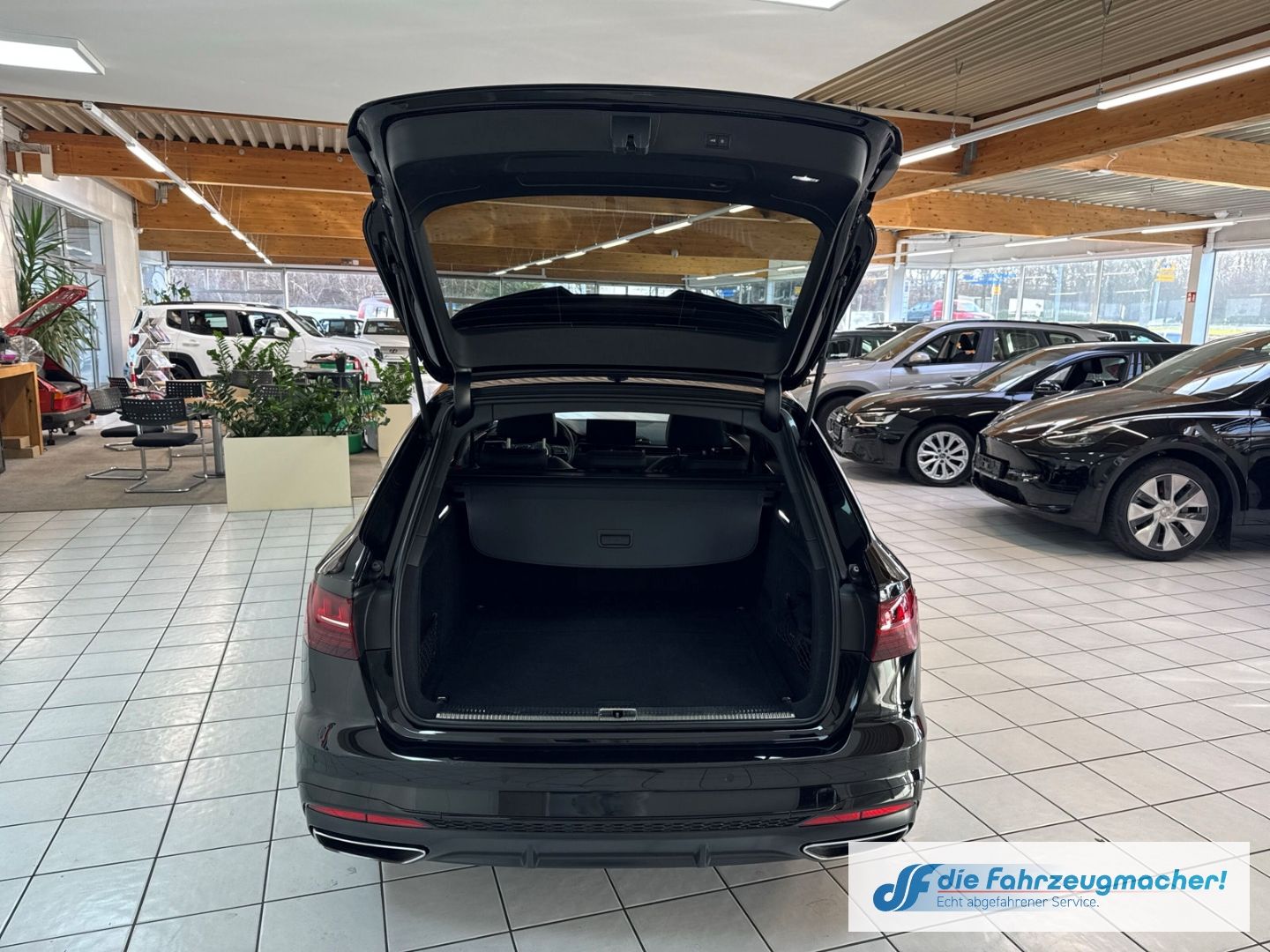 Fahrzeugabbildung Audi A4 Avant 35 TDI S line Navi Leder *EXPORT