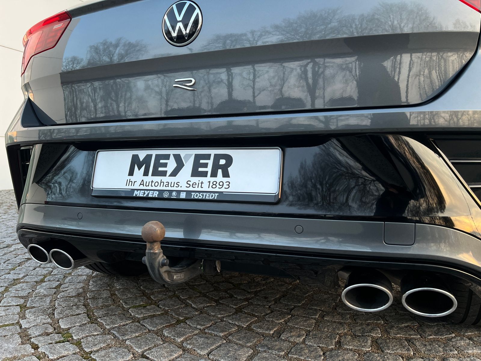 Fahrzeugabbildung Volkswagen T-Roc R 2.0 TSI DSG 4MOTION*AHK,Leder,Navi,Rückf