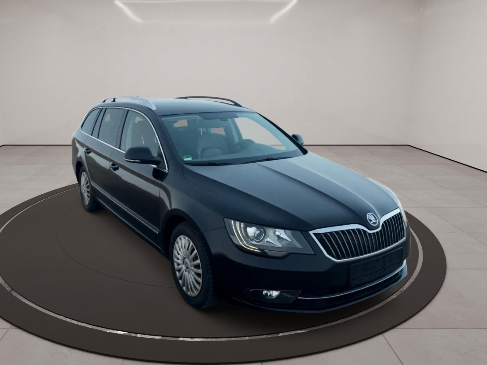 Skoda Superb Combi Elegance Leder Navi Alu DSG